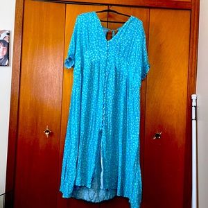 Cute Floral Blue/Green Maxi Dress!